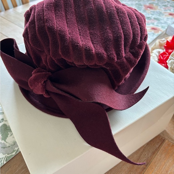 Charming hat - Picture 4 of 5